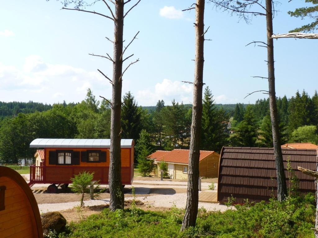 Les Chalets Du Haut-Forez Usson-en-Forez Εξωτερικό φωτογραφία
