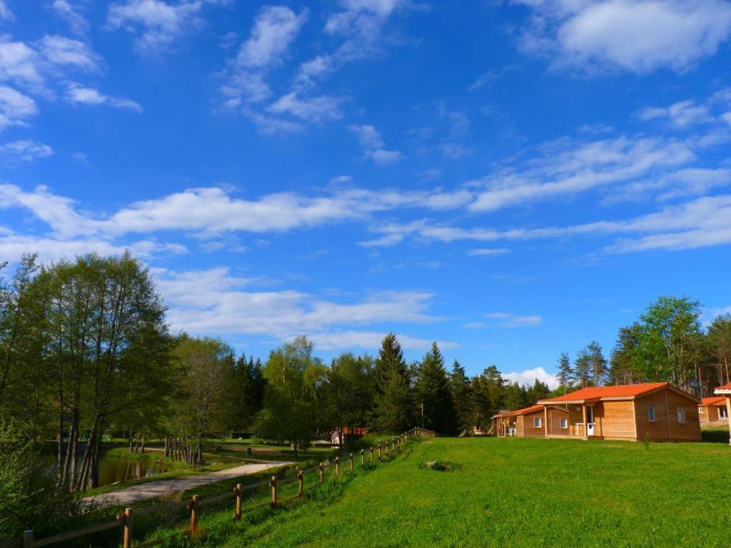 Les Chalets Du Haut-Forez Usson-en-Forez Εξωτερικό φωτογραφία